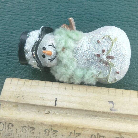 Snowman Pin Brooch Fleece Scarf Vintage Christmas Holiday Jewelry 3D TExtured - Picture 3 of 5
